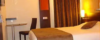 キリヤド ポワチエ スュッド ホテル 3*